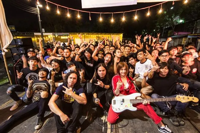 เสร็จสิ้นเป็นที่เรียบร้อย กับเทศกาลดนตรีเพื่อสุขภาพแห่งชาติ โคตรอินดี้ครั้งที่ 13 ตอน โคตรอินดี้พาซ่าส์ : KODINDY P(L)AZA จารึกประวัติศาสตร์อีกครั้ง 120 ศิลปิน 8 เวที เที่ยงวันยันเที่ยงคืน