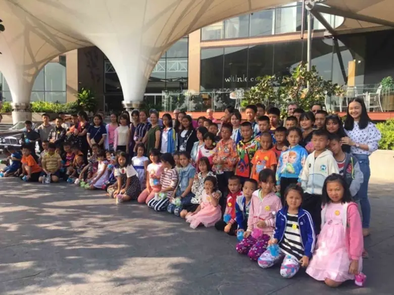 คุณกัญญพร แสงถาวร ผู้จัดการฝ่ายการตลาด ศู...