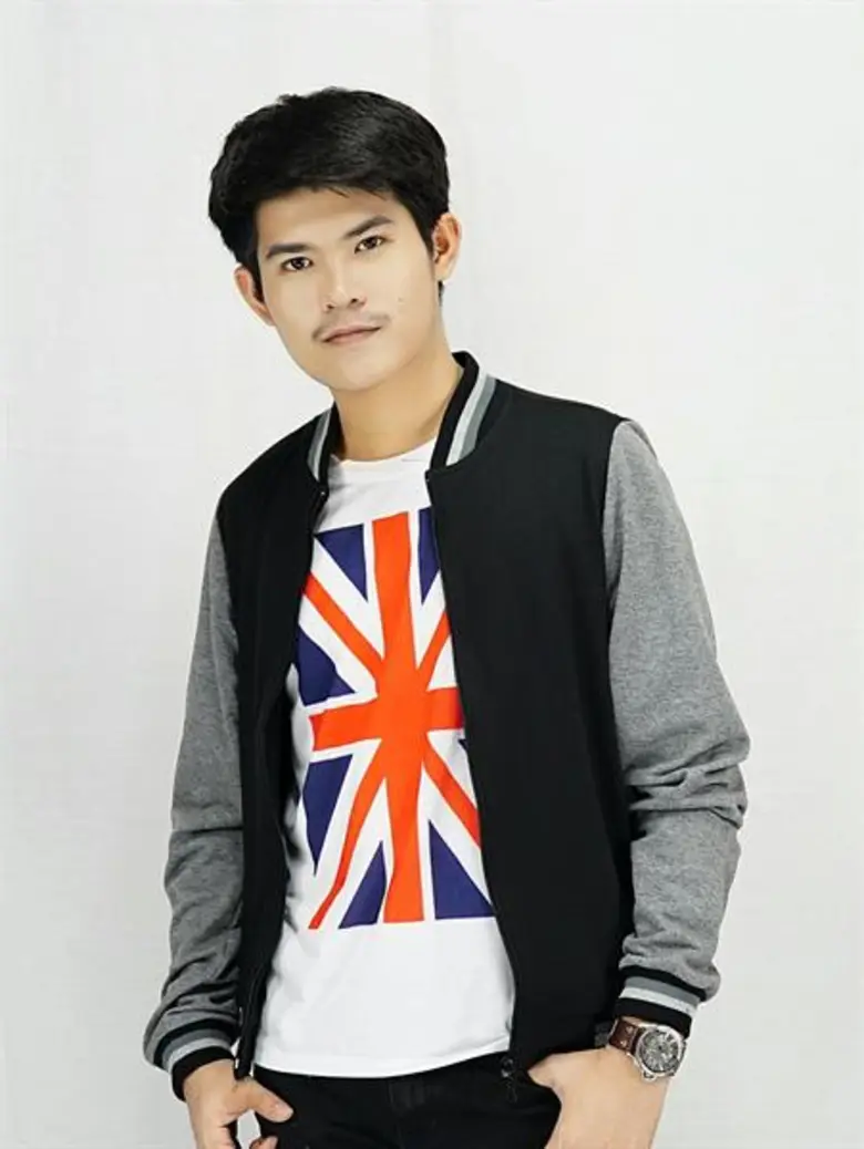 เป็นศิลปินน้องใหม่ที่กำลังมาแรงมากอีกคนใน...