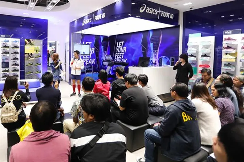 เอสิกส์ ประเทศไทย ฉลองเปิดสาขาใหม่ที่เซ็นทรัล ลาดพร้าว