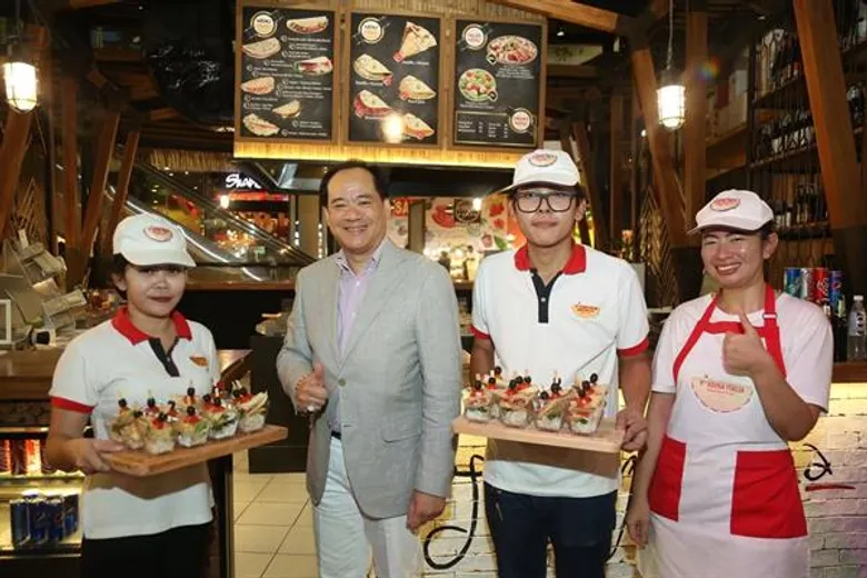เซ็นทรัลพัฒนายักษ์ใหญ่รีเทล ทุ่มงบ 100 ล้านบาท ปั้นภูเก็ต สู่ครัวโลก เปิดพับบลิค เฮ้าส์ อาณาจักรอาหารเครื่องดื่มระดับอินเตอร์สุดยิ่งใหญ่ ที่เซ็นทรัลเฟสติวัล ภูเก็ต ที่เซ็นทรัลเฟสติวัล ภูเก็ต