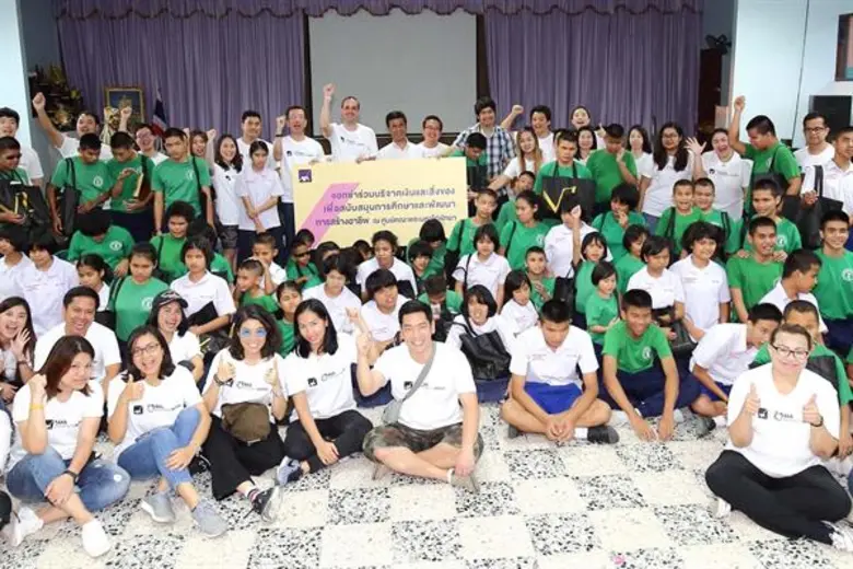 มร.มาร์ติน รูแอค กรรมการผู้อำนวยการ บริษั...