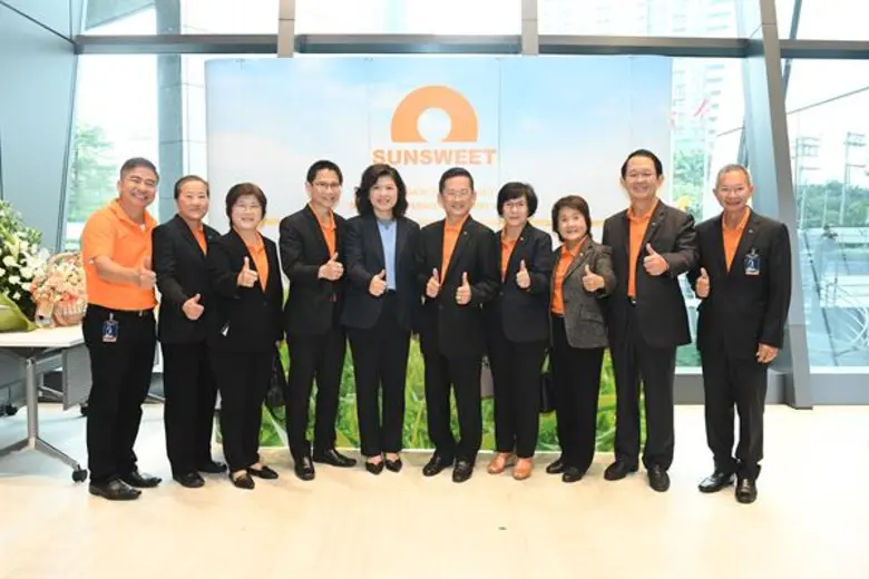 นายไกรฤทธิ์ บุณยเกียรติ ประธานกรรมการ ร่ว...