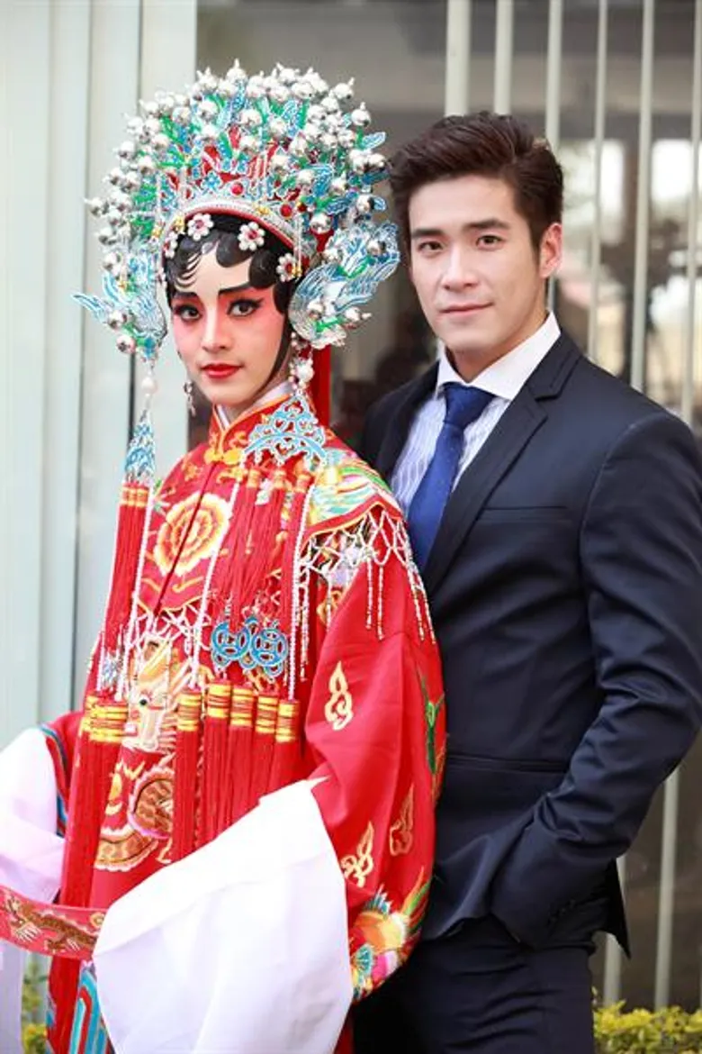 เรื่องย่อ: เสน่ห์นางงิ้ว