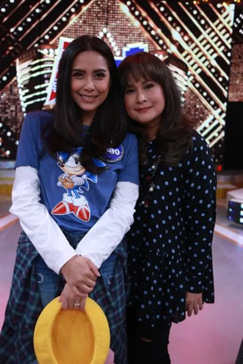 ทีวีไกด์: รายการ “กิ๊กดู๋สงครามเพลงเงาเสียง” เปิดเวทีสดใสรับศักราชใหม่ 2561 เปิดศึกลูกไม้ใต้ต้น “โบ๊ท-เพลง-เบลล์ –อุ้มบุญ” ประชันเงาเสียงลูกดารา