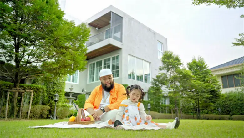 พ่อกอล์ฟ - น้องชูใจ กับผลงานโฆษณาชิ้นแรกในชีวิต