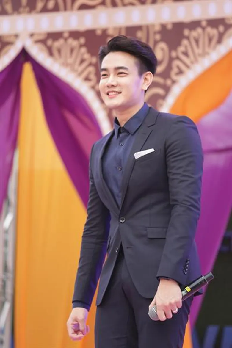 “แอน จักรพงษ์” ทุ่มพันล้าน เปิด JKN. GALLERY SALAYA อาณาจักรหิมพานต์ รวมทวยเทพทั่วโลก ดึงเม็ดเงินทัวร์ต่างชาติ