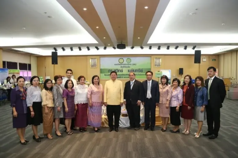 รัฐมนตรีว่าการกระทรวงวิทยาศาสตร์ฯ ตรวจเยี่ยมและมอบนโยบายการพัฒนางาน วศ. ด้านการใช้ วทน. ขับเคลื่อนอุตสาหกรรมและเศรษฐกิจฐานราก สู่ Thailand 4.0