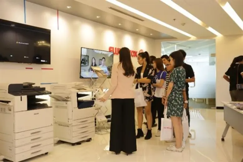 มร.โคจิ เทสึกะ ประธานบริษัท ฟูจิ ซีร็อกซ์...