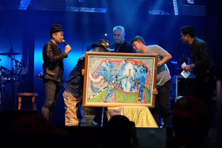 “หงา คาราวาน” – “ปู พงษ์สิทธิ์” นำทีมศิลปินเพลงเพื่อชีวิต ขึ้นคอนเสิร์ต “เพื่อเจ้าหน้าที่พิทักษ์ป่าไว้ให้ลูกหลาน” ประมูลของที่ระลึก หารายได้สมทบทุนกองทุนสวัสดิการพิทักษ์ป่า