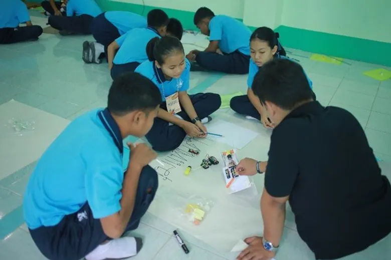 คณะวิทยาศาตร์ มจธ. ริเริ่มโครงการสอนฟิสิกส์เพื่อพัฒนานักเรียนรุ่นน้องในโรงเรียนถิ่นบ้านเกิดตามแนวทางสะเต็มศึกษา และพัฒนาทักษะสะเต็มสำหรับครูวิทยาศาสตร์ ครั้งที่ 1