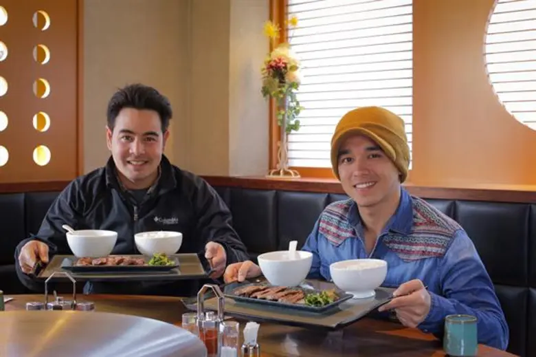 ทีวีไกด์: รายการ "สมุดโคจร On The Way" จ๊อบ – อเล็กซ์ พาปิดทริป “สุดฟิน In Japan” ตะลุยหาที่กิน ที่เที่ยว ส่งท้ายความฟินในแดนญี่ปุ่น