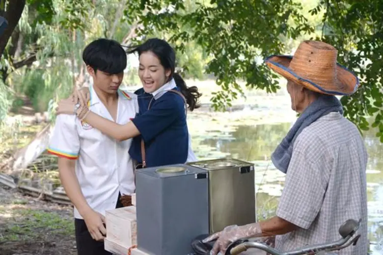 ฟินหนักมาก! “โบว์” เขิน “โดนัท” โชว์ของ