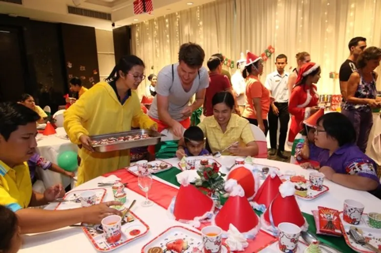 เทศกาลแห่งการมอบความสุข The Season for Giving and Sharing