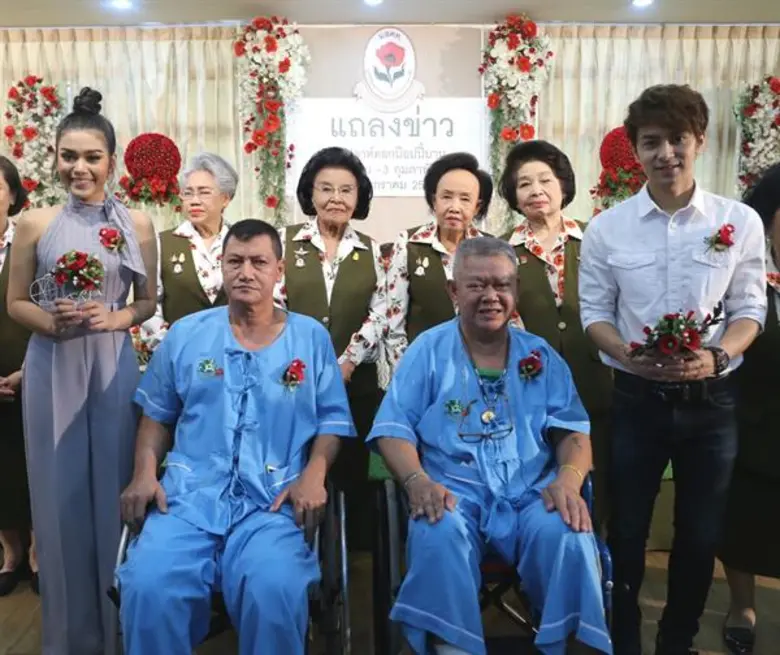 คุณหญิง แสงเดือน ณ นคร ประธานมูลนิธิสงเคร...