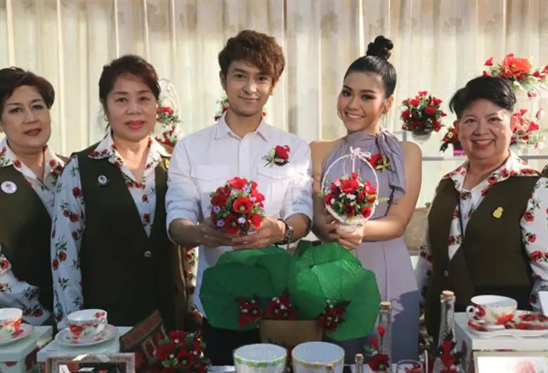 “บิว พงศ์พิพัฒน์-ธัญญ่า อาร์สยาม” รณรงค์ซื้อดอกป๊อบปี้