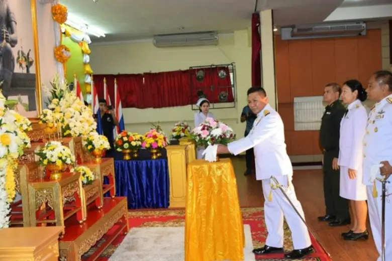 กอ.รมน.จังหวัด ช.บ. ร่วมพิธีวางพานพุ่มดอกไม้ถวายราชสักการะ เนื่องในวันพ่อขุนรามคำแหงมหาราช