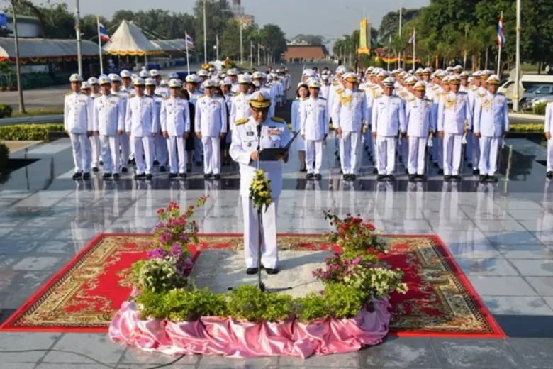 กอ.รมน.จังหวัด ช.บ. ร่วมพิธีมอบเครื่องราชสักการะเนื่องในวันยุทธหัตถีของสมเด็จพระนเรศวรมหาราช ณ ลานพระบรมราชานุเสาวรีย์ สมเด็จพระนเรศวรมหาราช ค่ายนวมินทราชินี