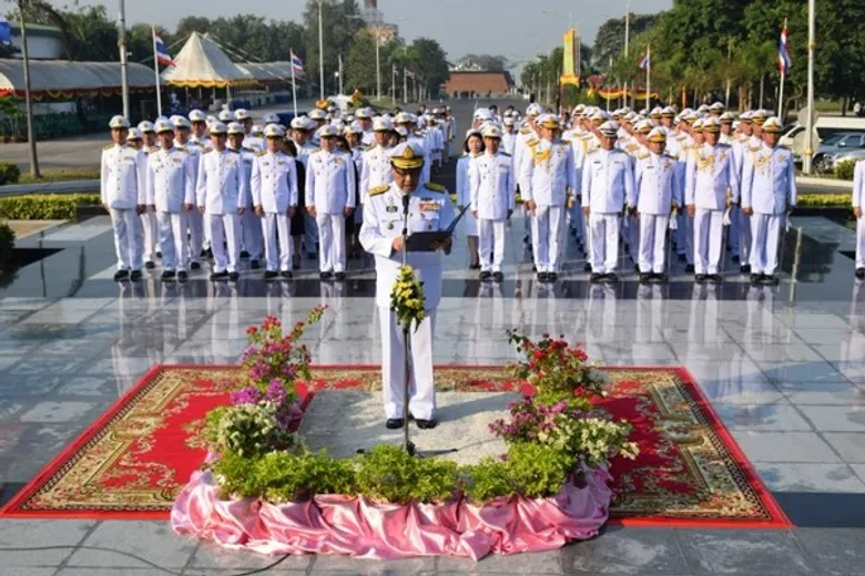 กอ.รมน.จังหวัด ช.บ. ร่วมพิธีมอบเครื่องราชสักการะเนื่องในวันยุทธหัตถีของสมเด็จพระนเรศวรมหาราช ณ ลานพระบรมราชานุเสาวรีย์ สมเด็จพระนเรศวรมหาราช ค่ายนวมินทราชินี