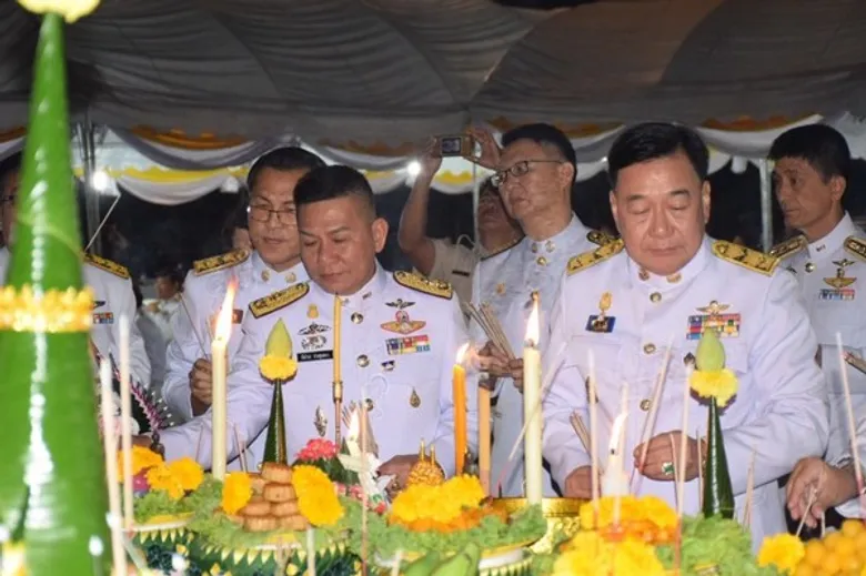 กอ.รมน.จังหวัด ช.บ. ร่วมพิธี "รื้อถอนพระเมรุมาศจำลองประจำจังหวัดชลบุรี" และได้อัญเชิญนพปฎลสุวรรณฉัตร และพระบรมฉายาลักษณ์พระบาทสมเด็จพระปรมินทรมหาภูมิพลอดุลยเดช ไปประดิษฐาน ณ พระอุโบสถ วัดใหญ่อินทาราม(พระอารามหลวง)
