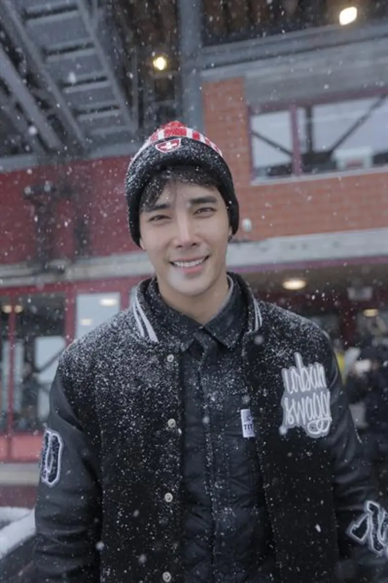 จ๊อบ นิธิ สมุทรโคจร กูรูนักเดินทางที่เดิน...