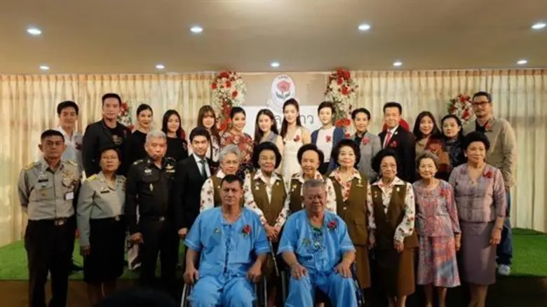 ผู้บริหารช่อง 3 พร้อมนักแสดงร่วมงานแถลงข่าว “สัปดาห์ป๊อปปี้บานวันทหารผ่านศึก”ของมูลนิธิสงเคราะห์ครอบครัวทหารผ่านศึก