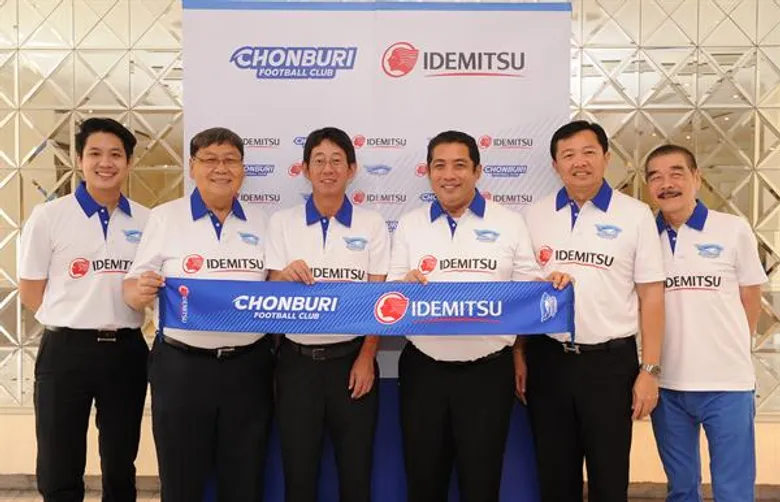ภาพข่าว: “อิเดมิตสึ” ลงนามสนับสนุนสโมสรชลบุรี เอฟซี 3 ปี