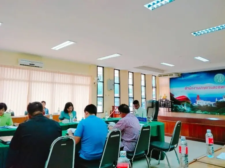 เพชรบุรีจัดประชุมสร้างการรับรู้และสร้างความเข้าใจในโครงการเพิ่มศักยภาพศูนย์เรียนรู้การเพิ่มประสิทธิภาพการผลิตสินค้าเกษตร (ศพก.) ให้กับเจ้าหน้าที่ในพื้นที่