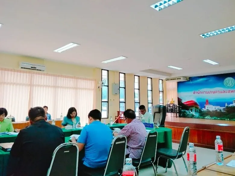 เพชรบุรีจัดประชุมสร้างการรับรู้และสร้างความเข้าใจในโครงการเพิ่มศักยภาพศูนย์เรียนรู้การเพิ่มประสิทธิภาพการผลิตสินค้าเกษตร (ศพก.) ให้กับเจ้าหน้าที่ในพื้นที่