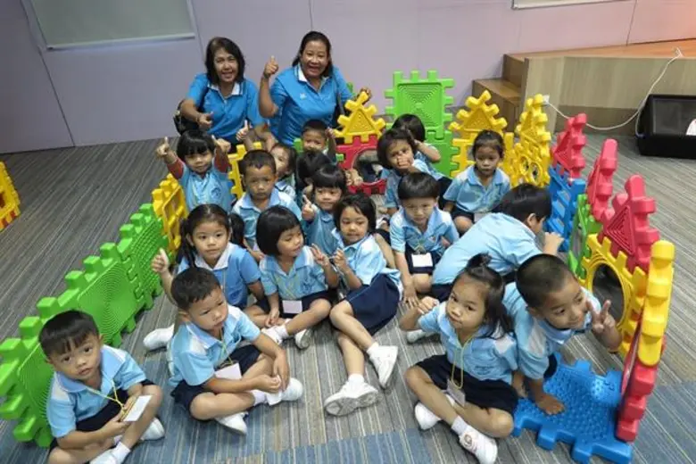 เทศบาลตำบลบางเมือง จ.สมุทรปราการ จับมือ นานมีบุ๊คส์ พาเด็กน้อยตัวจิ๋วปลูกฝังคุณธรรม ผ่านกิจกรรม ใครอยากอาสา ไหนยกมือหน่อย! ที่ Nanmeebooks Learning Center