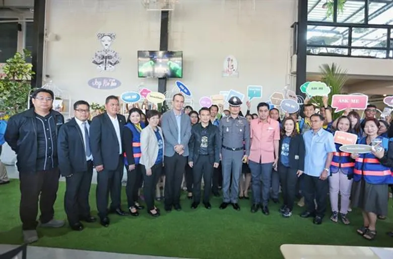 พร้อมรับ “แฟนบอล-มอเตอร์สปอร์ต” “บุรีรัมย์” เร่งยกระดับด้านภาษาบุคลากร รับเปิดเมืองปี 2561