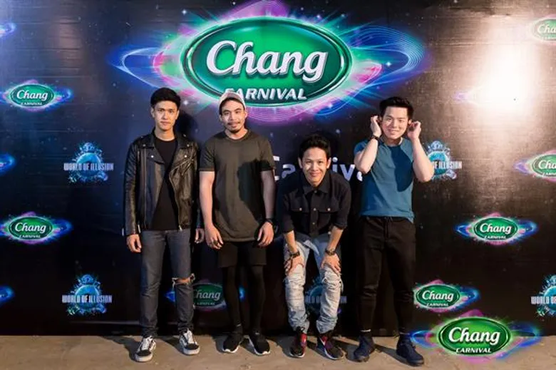 4 หนุ่มค็อกเทล แอบซุ่มทำเซอร์ไพร์สเตรียมระเบิดความมันส์ ในงาน ช้างคาร์นิวัล ที่สุดแห่งแฟนตาซีเฟส จังหวัดชลบุรี