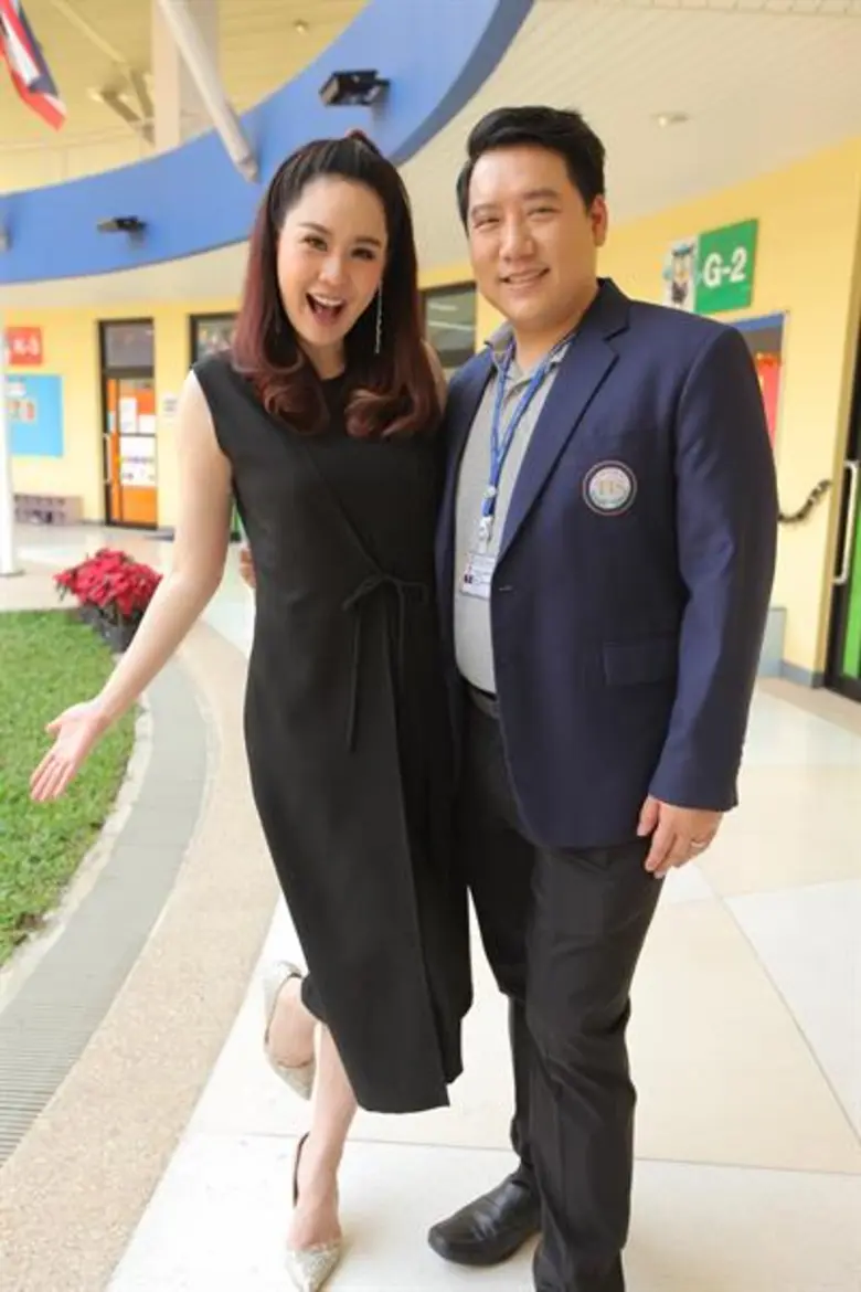ทีวีไกด์: รายการ "THE GUEST (เดอะ เกสท์) ตีสนิทคนดัง" “นุ้ย สุจิรา” เปิดบ้านสไตล์นางสาวไทย สวย หรู อบอุ่น เน้นอยู่จริง