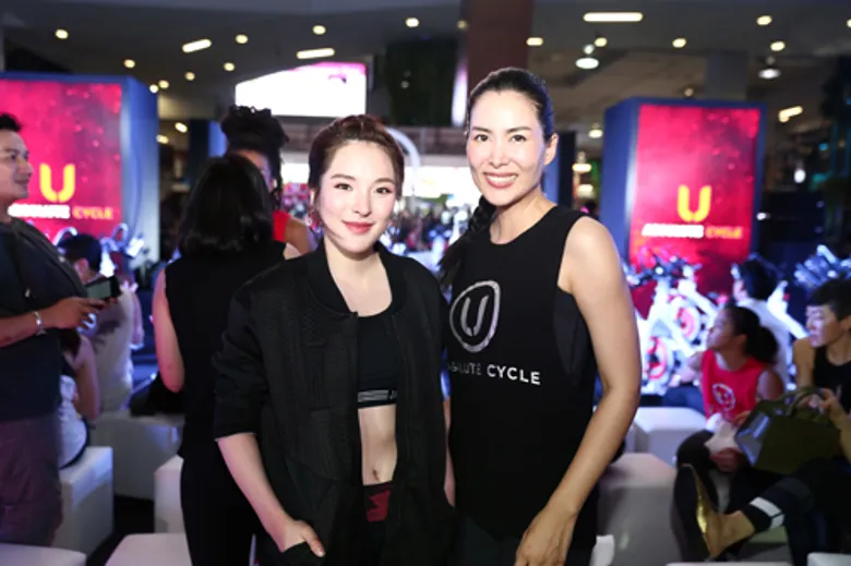 เชอร์รี่ เข็มอัปสร นำทีมร่วมกับ ปันปัน-สุทัตตา และ ไอซ์-ปรีชญา ชวนปาร์ตี้การออกกำลังกายสนุกสุดเหวี่ยง “ABSOLUTE CYCLE – The Rhythm of Life” ที่จะมาปลุกพลังในตัวคุณไปกับ Rhythm Cycling เทรนด์การปั่นจักรยานสุดฮอตจาก New York