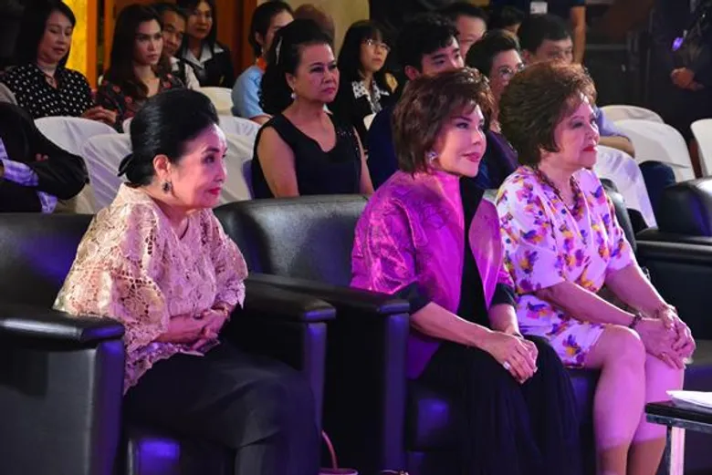 สมาคมนักร้องแห่งประเทศไทย ฯ จับมือ มูลนิธิสวัสดิการนักแสดงอาวุโส คอนเสิร์ต “สองวัยใจเดียวกัน” ครั้งที่ 2 พบกับปรากฏการณ์รวมตัวอีกครั้ง ระหว่างศิลปินรุ่นครูและรุ่นศิษย์