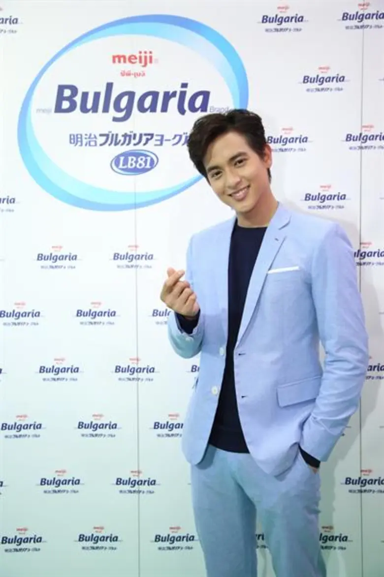 เจมส์ จิรายุ พรีเซ็นเตอร์ โยเกิร์ต "เมจิ ...