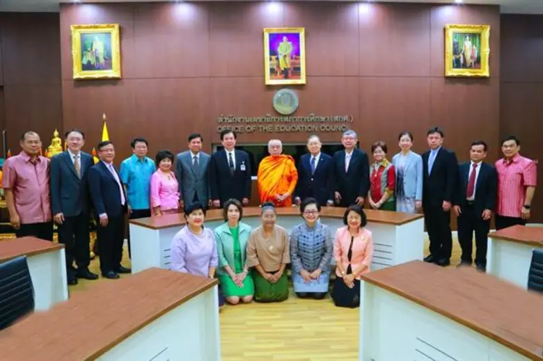 ดร. ชัยพฤกษ์ เสรีรักษ์ เลขาธิการสภาการศึก...