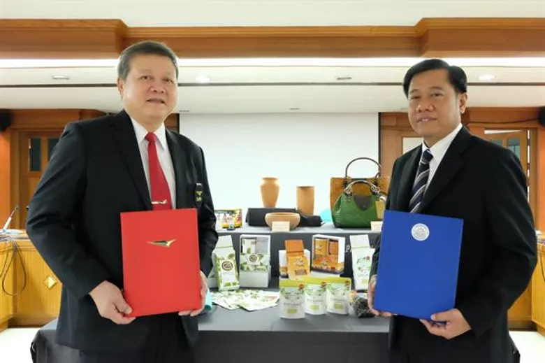 ไปรษณีย์ไทย จับมือ ม.ศิลปากร พลิกโฉมสินค้าชุมชน เติมดีไซน์เพิ่มมูลค่าจากไอเดียเยาวชนนักออกแบบรุ่นใหม่