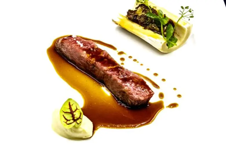 สุดยอดรสชาติจากเมนูเนื้อ Dry Aged ณ ห้องอาหารเมดิสัน สเต๊กเฮ้าส์ โรงแรมอนันตรา สยาม กรุงเทพ ตั้งแต่วันนี้เป็นต้นไป