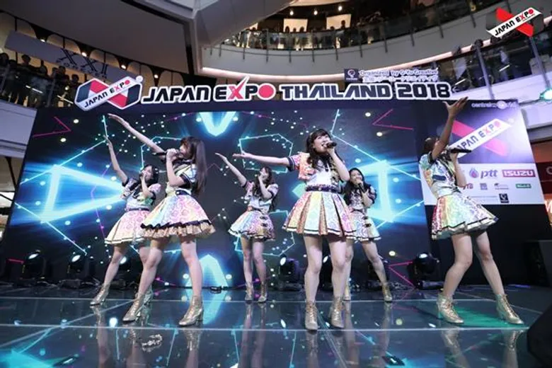 สุดยอดความยิ่งใหญ่ที่สุดในเอเชียกับ THE INFINITE JAPAN จัดเต็ม!! ตัวจริง!!! JAPAN EXPO THAILAND2018 ยกกองทัพศิลปินกว่า 200 ชีวิต ร่วมสร้างความบันเทิง!!! มหกรรมญี่ปุ่นครบวงจรที่มีผู้คนเข้าร่วมงานทะลักกว่า 5 แสนคน!!!