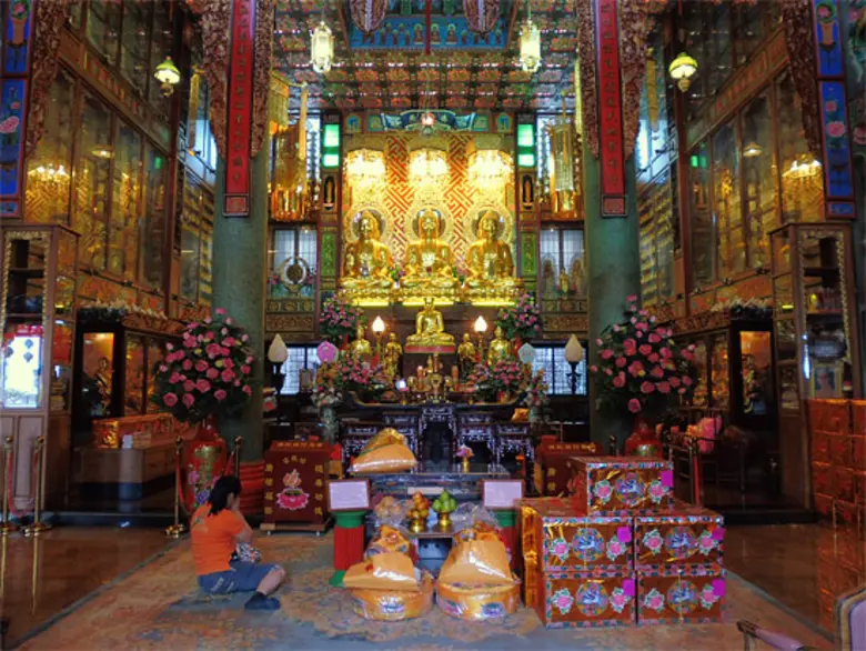 8 สถานที่สำคัญ ควรไปเสริมสิริมงคลต้อนรับตรุษจีนปีหมาทอง