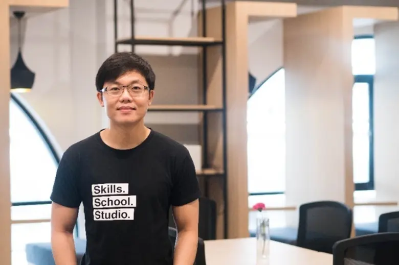 ดร.วิโรจน์ จิรพัฒนกุล Data Scientist ชื่อ...