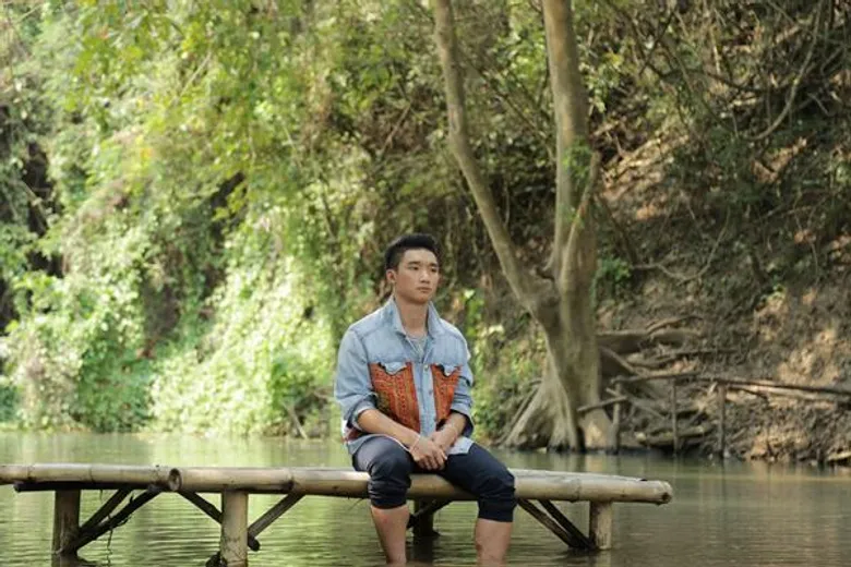 ฝ่าดราม่า นัน อนันต์ หนุ่มดอยพาเพลง “พระจันทร์ไม่เต็มดวง” ยอดวิวพุ่งทะยานไม่หยุด ลบทุกคำสบประมาท