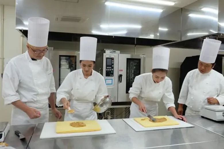 ทีวีไกด์: รายการ “Japan Sweets ภารกิจพิชิตหวาน” มิวอาย สุดฟิน ปาติซิเย่ชาวอาทิตย์อุทัยถ่ายทอดวิชา “ชูครีม” รสละมุน