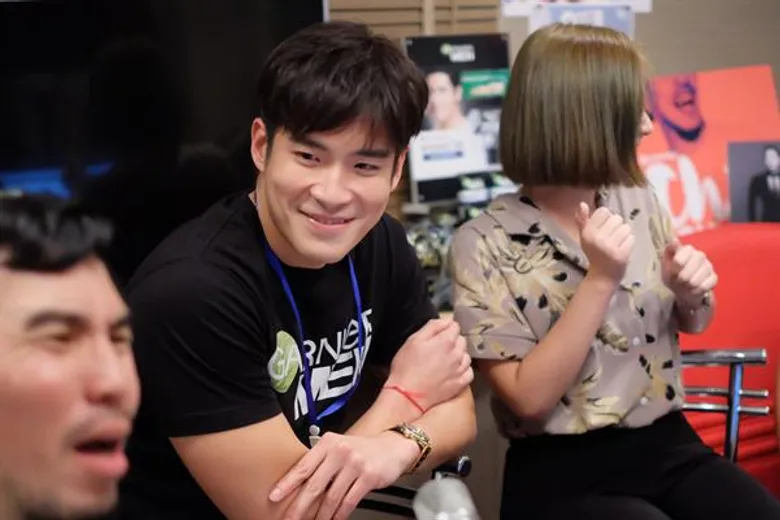 “อาเล็ก” แพรวพราว สวมบทโปรดิวเซอร์ โชว์ลีลาสัมภาษณ์สาว ไม่ทิ้งลายหนุ่มขี้เล่น