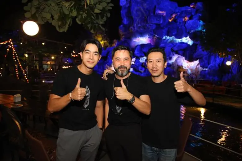 "เอ็กฟอร์แมท ฟิล์มส์" และ "เอ็ม พิคเจอร์ส...