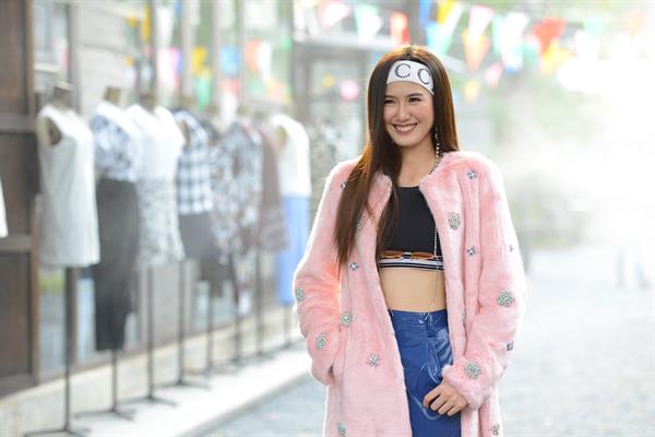 ปล่อยให้เพื่อนๆ ได้ฟินกับ หนุ่มพีค-ภีมพล ...