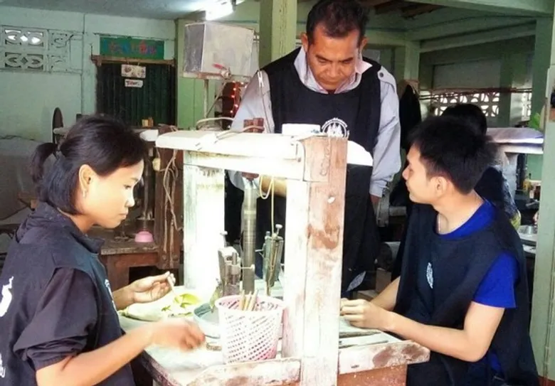 กพร.รับลูกครม. พัฒนาช่าง ผลักดันอุตสาหกรรมอัญมณี