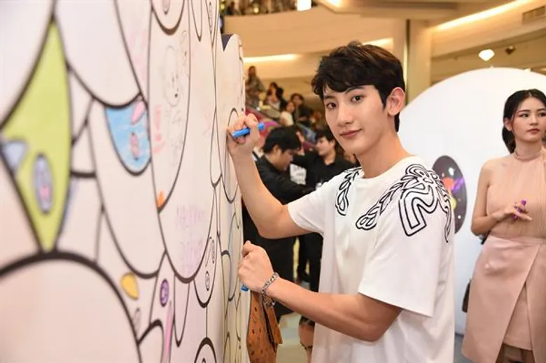 “ใหม่-ณิชา-บี้-ก็อต-ฮั่น” ร่วมส่องไอเท็มหรูสุดมุ้งมิ้ง ในงานเปิดคอลเลกชั่นใหม่ “MCM x EDDIE KANG”