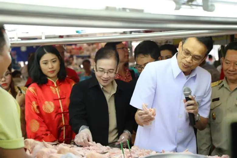 ตลาดยิ่งเจริญ ร่วมกิจกรรมรณรงค์ “เลือก หลีก ล้าง” สร้างความมั่นใจ ปลอดภัยไข้หวัดนก ช่วงเทศกาลตรุษจีน